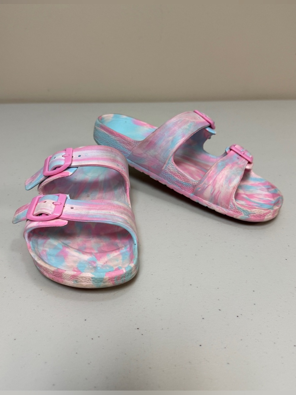 Tie Dye Pink Slip On Sandals Girl's 5 Two Band Buckle Slides Easy Clean Swirl